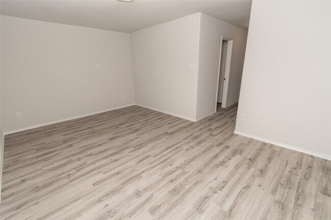 Building Photo - 3424 Cannon Dr