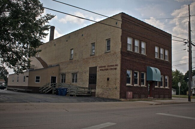 Building Photo - 503-503 Merritt Ave
