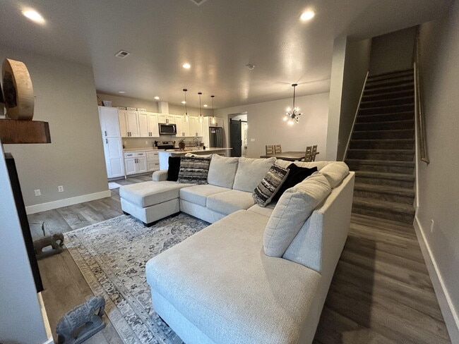 Building Photo - Beautiful Fully Furnished 3 Bed, 2.5 Bath Townhouse on Corner Lot