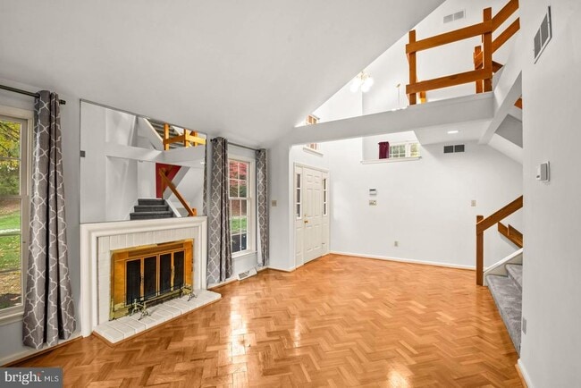 Building Photo - 1913 Meadow Ln