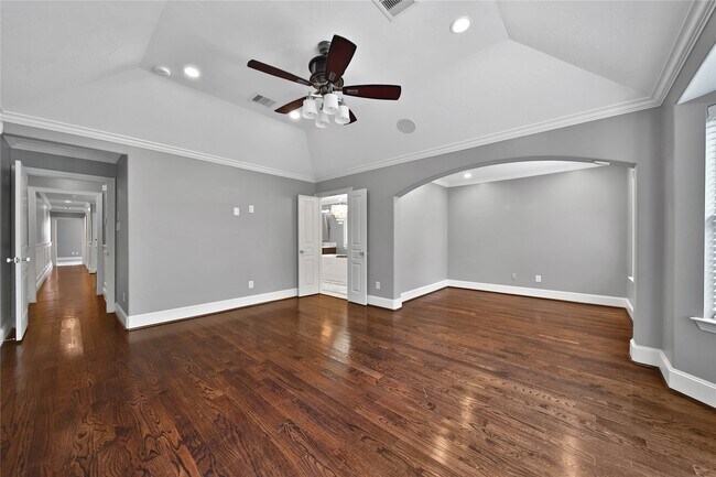 Building Photo - 1406 Nashua St