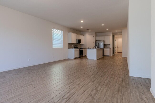 Building Photo - 11248 E Unger Ave