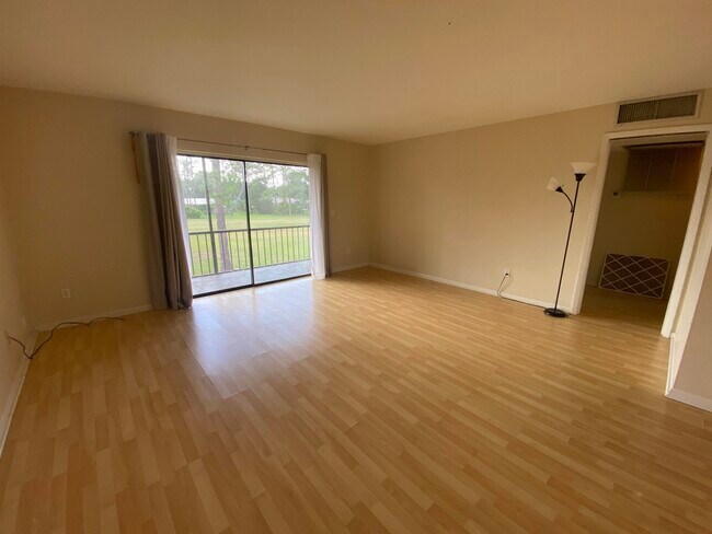 Building Photo - 600 Domenico Cir