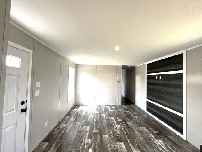 Building Photo - CONTRACT PENDING!!!! Mobile home featuring 2 bedrooms and 1 bathroom.