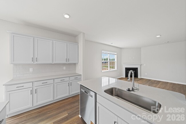 Building Photo - 204 Calvin Crk Dr