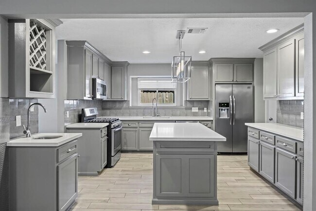 Building Photo - 835 Mayweather Ln