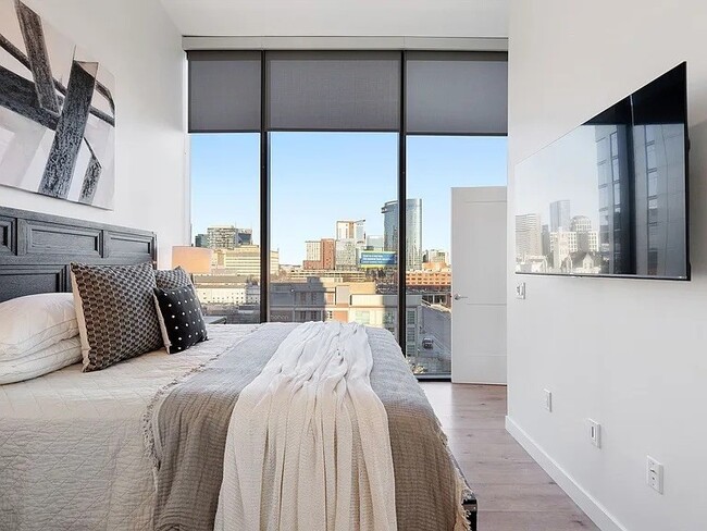 Building Photo - 1212 Demonbreun St