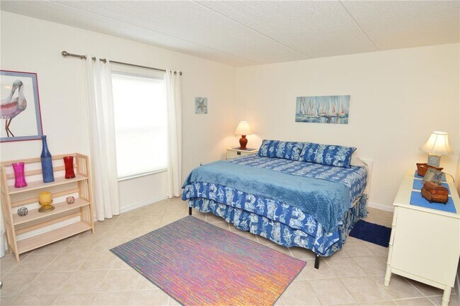 Building Photo - 12760 Indian Rocks Rd