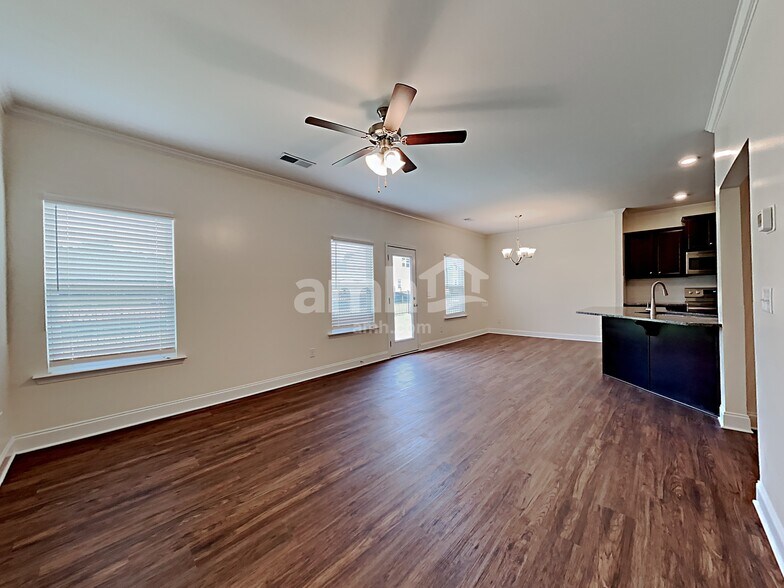 Building Photo - 544 Woodall Rd