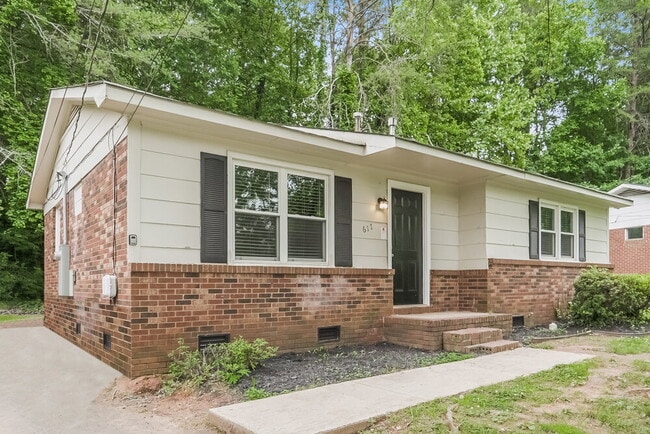 Building Photo - 617 Dunbrook Ln