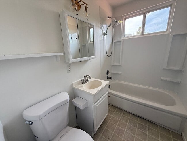 Building Photo - Cardiff SHORT TERM RENTAL MAX 6 months  3 ...