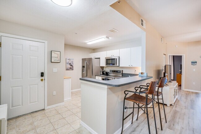 Building Photo - 15430 Bellamar Cir