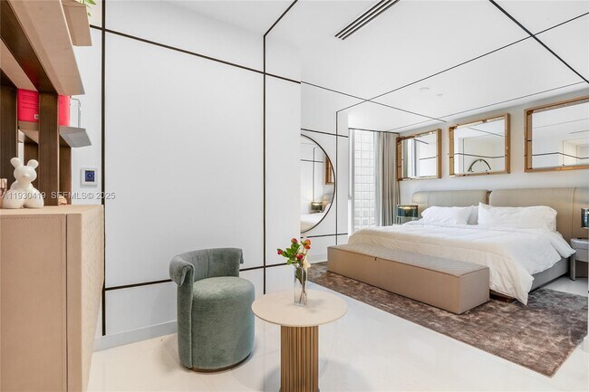 Building Photo - 300 Biscayne Blvd Way