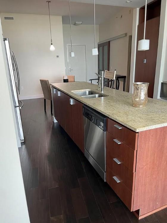 Building Photo - 912 Channelside Dr