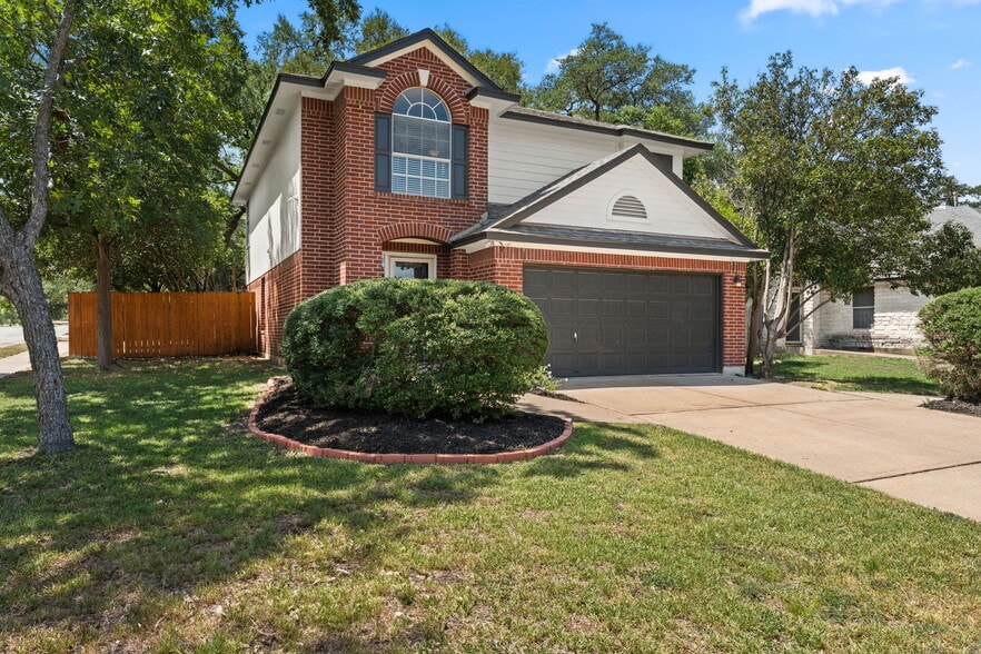 Building Photo - 1401 Wheatfall Ln