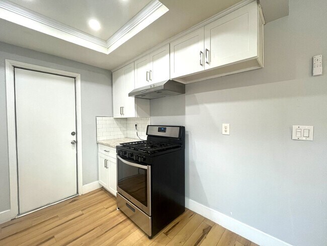 Building Photo - 1708 E Fairfield Ct