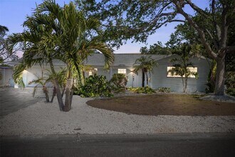 Building Photo - 10001 S Yacht Club Dr