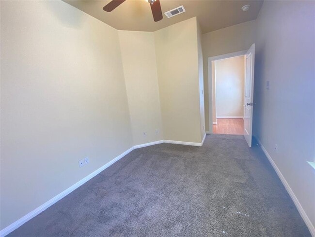 Building Photo - 5502 Evans Ave