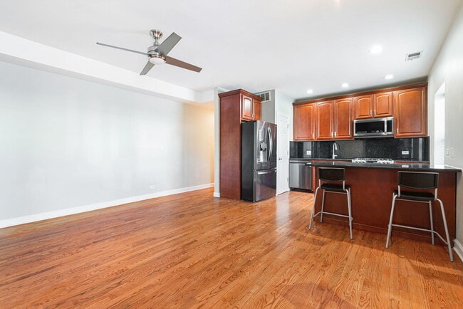 Building Photo - 6324 S Kimbark Ave