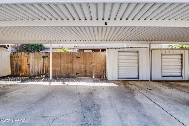 Building Photo - 203 Long Plantation Blvd