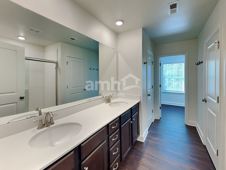 Building Photo - 7305 Garrett Ct