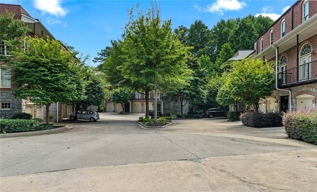 Building Photo - 5512 Glenridge Dr
