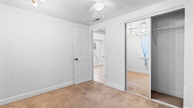 Building Photo - 3 Bedroom home in Winters