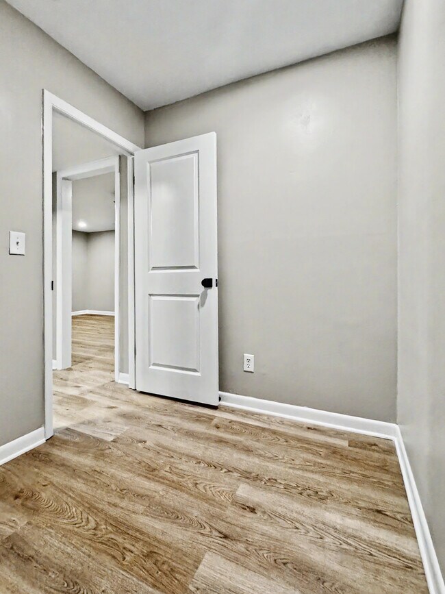 Building Photo - Yacht Cove Condo