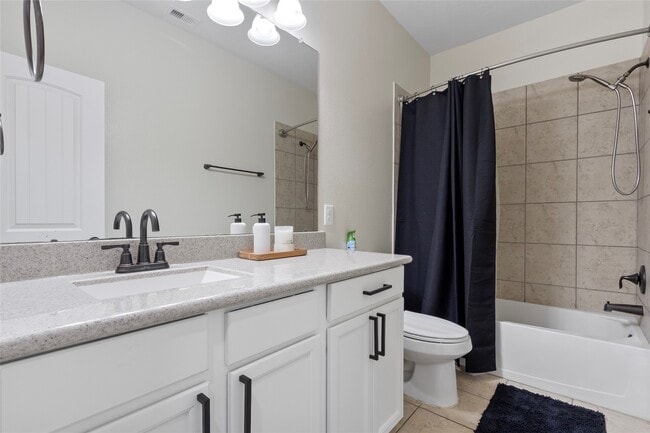 Building Photo - 711 Audra Ln