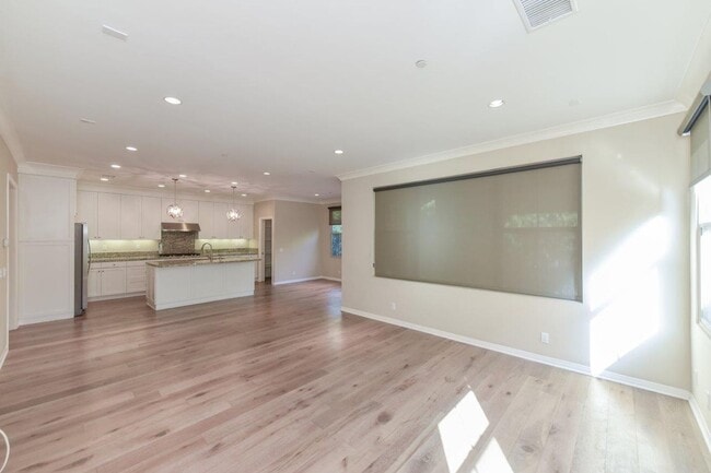 Building Photo - 3b/2.5b Cypress Village Irvine House for rent