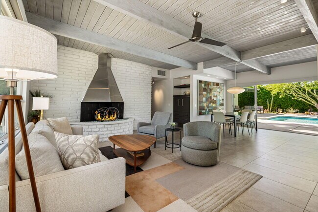 Building Photo - 1155 E Paseo El Mirador