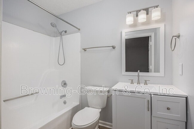 Building Photo - 3332 Oak Trees Ct