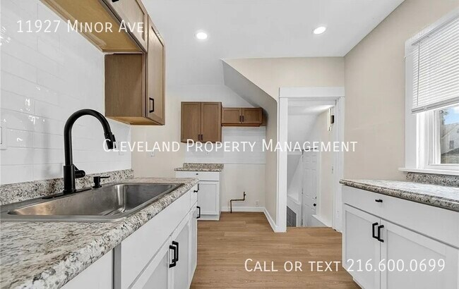 Building Photo - 11927 Minor Ave