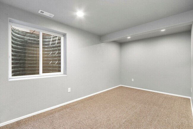 Building Photo - RainDance Resort-Style Living with 5 Bedroom, 3 Bathroom Ranch Home!