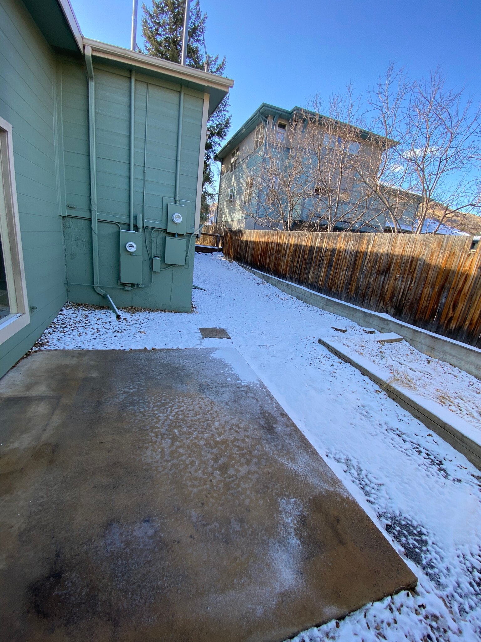 Yard area & patio - 111 Washington Ave