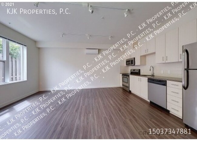 Building Photo - Winter Special: Look & Lease Within 24 Hou...