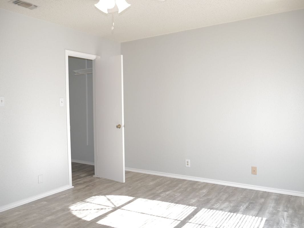 Building Photo - 4949 Hamilton Wolfe Rd