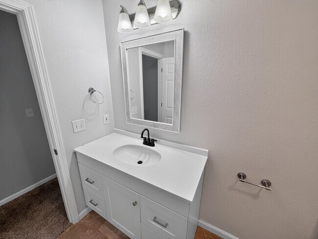 Building Photo - 5318 Godas Cir