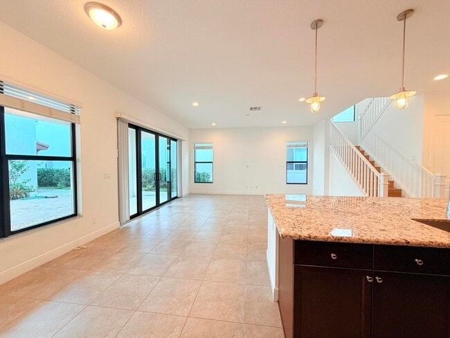 Building Photo - 2074 Dickens Terrace