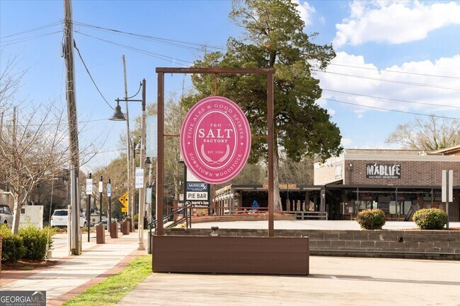 Building Photo - 103 Farmington Dr