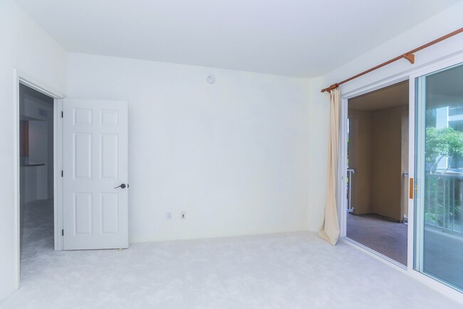 Building Photo - Colony at the Peninsula 2 bedroom 2 bath w...