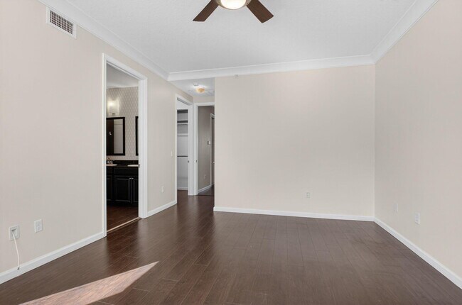 Building Photo - 4920 NW 15th Ave