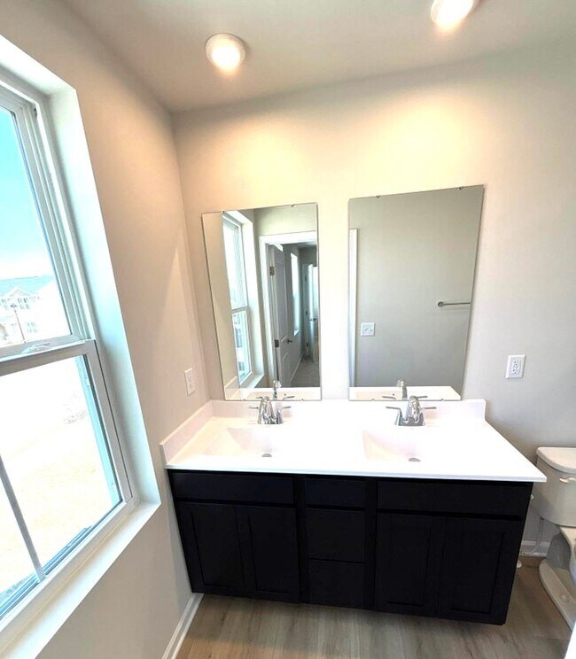 Building Photo - 125 Pampas St