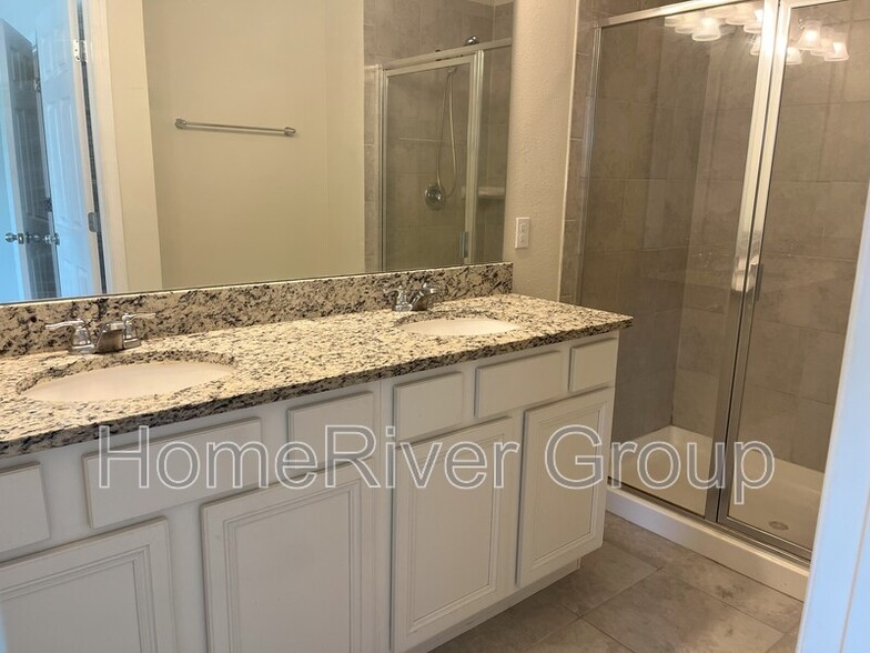Building Photo - 1025 Pavia Dr