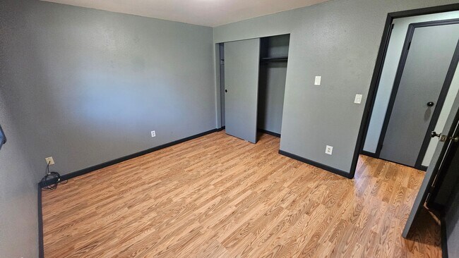 Building Photo - 2400 Carpenter St