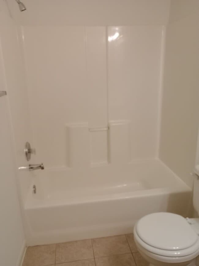 Building Photo - 210-210 Nikki Way