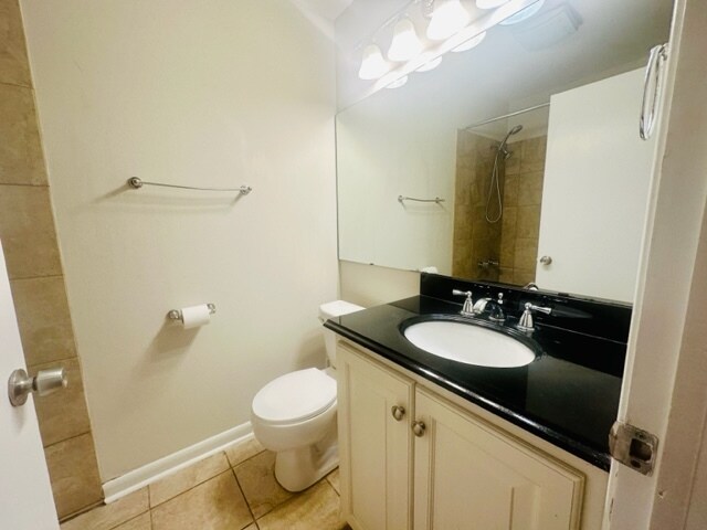 Building Photo - 623 College Hill Dr