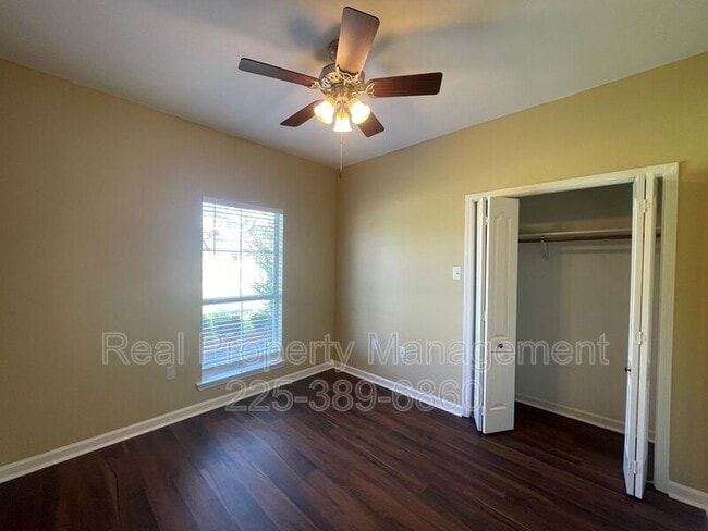 Building Photo - 25889 Regency Ave