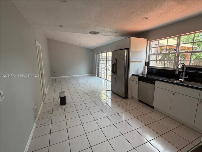 Building Photo - 14444 SW 92nd Terrace