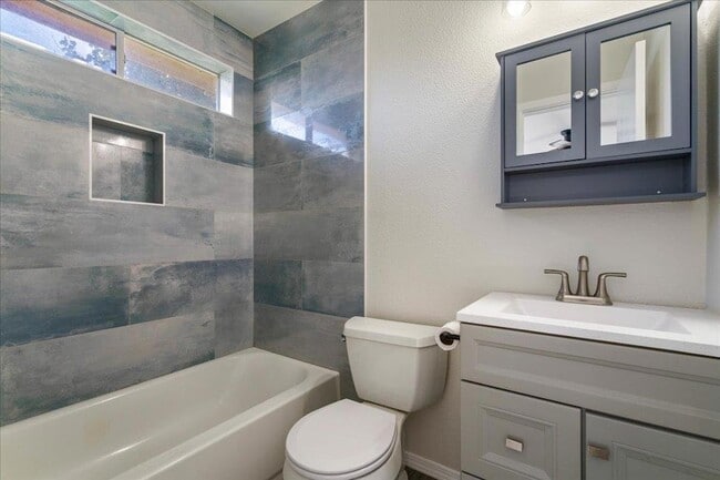 Building Photo - 304 Watergate Way